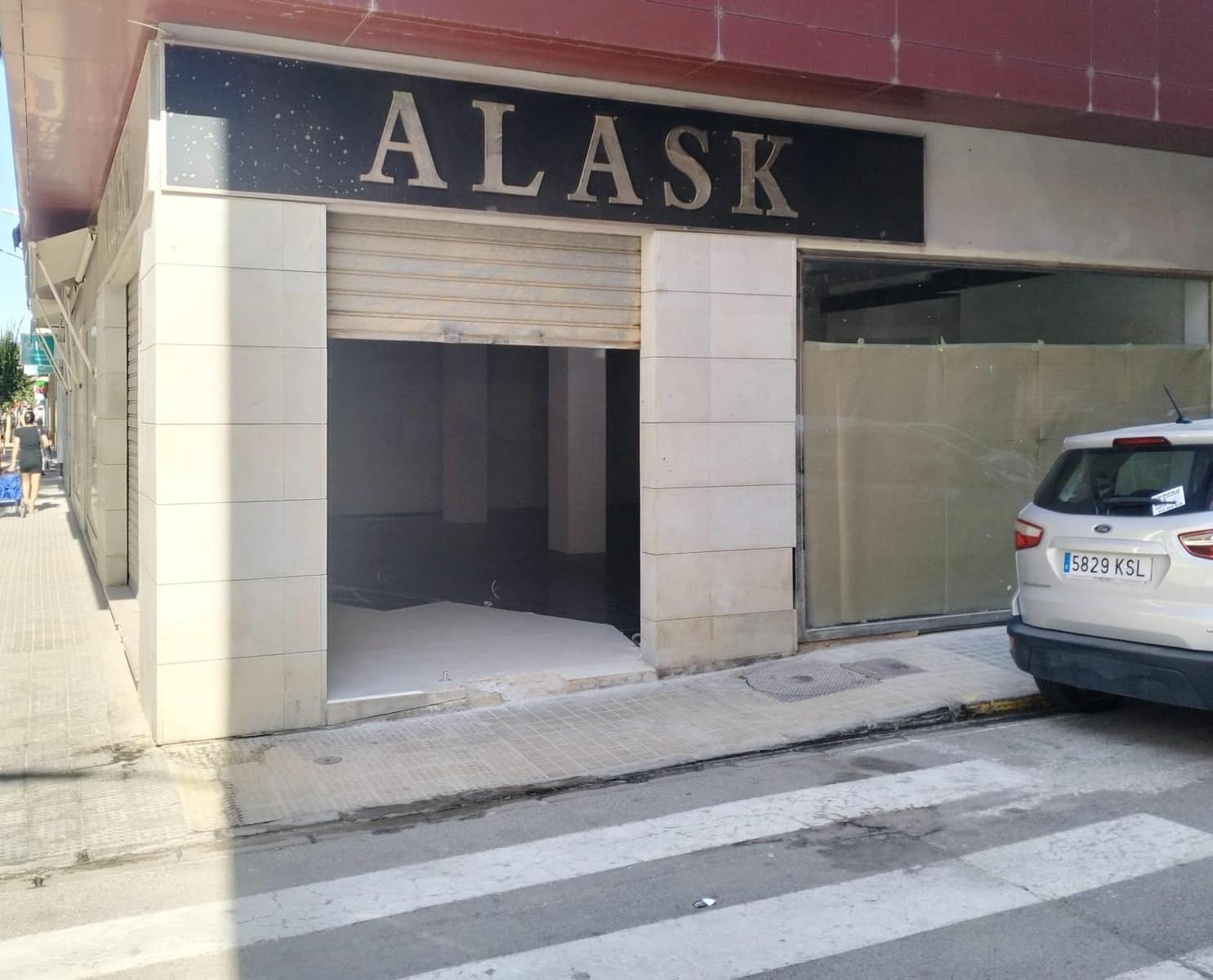 Kaupallinen vuokrattavana paikassa Catarroja - 1 490 € (Ref: 9428040)