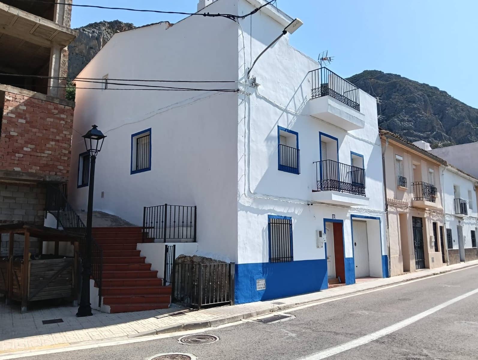 5 sypialnia Dom na sprzedaż w Dos Aguas z garażem - 210 000 € (Ref: 9428041)