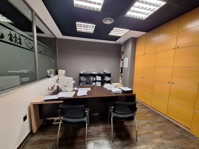 Kaupallinen vuokrattavana paikassa Campanar, Valencia kaupunki - 2 800 € (Ref: 9428046)