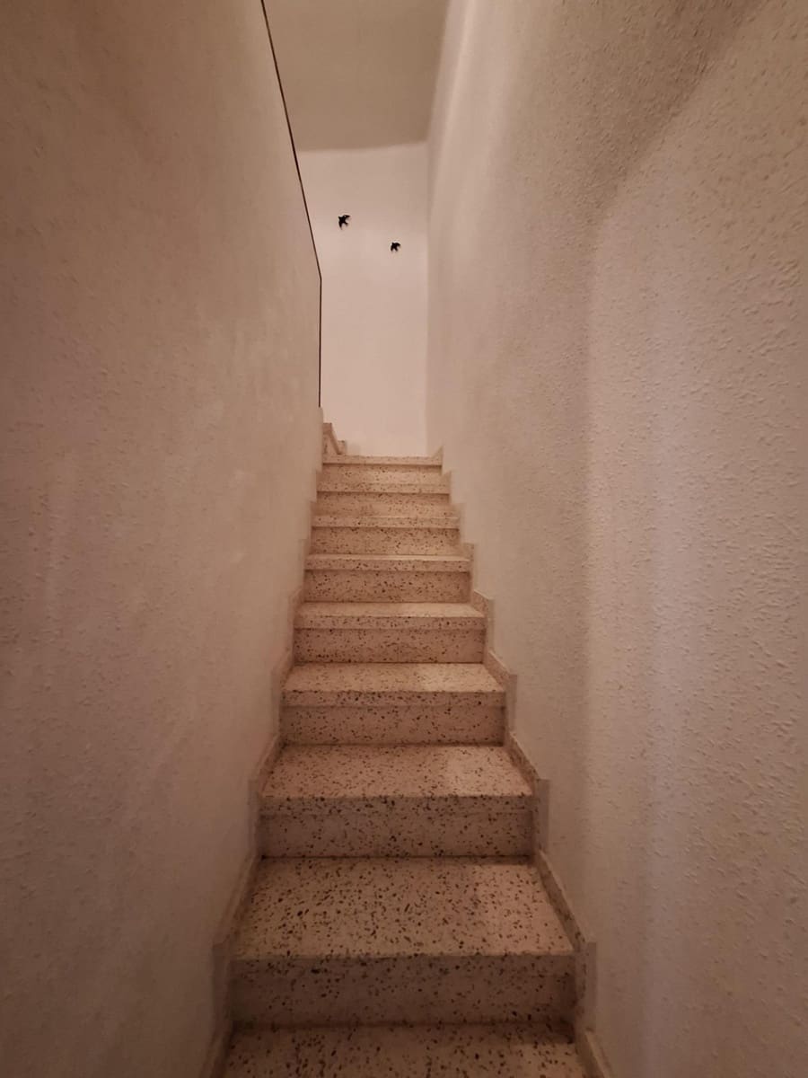 7 bedroom Townhouse for sale in Requena - € 89,000 (Ref: 9428051)