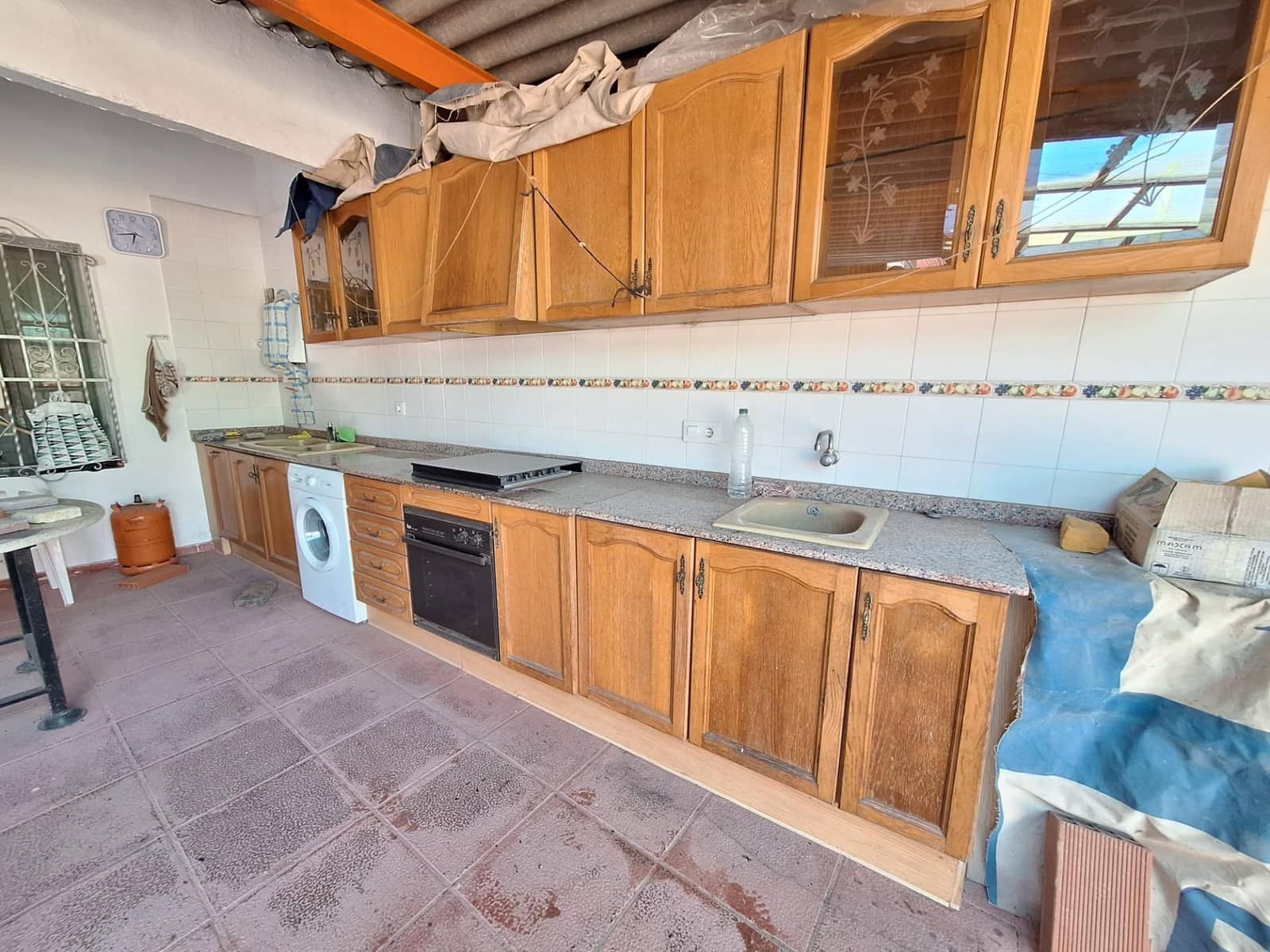 7 bedroom Townhouse for sale in Requena - € 89,000 (Ref: 9428051)