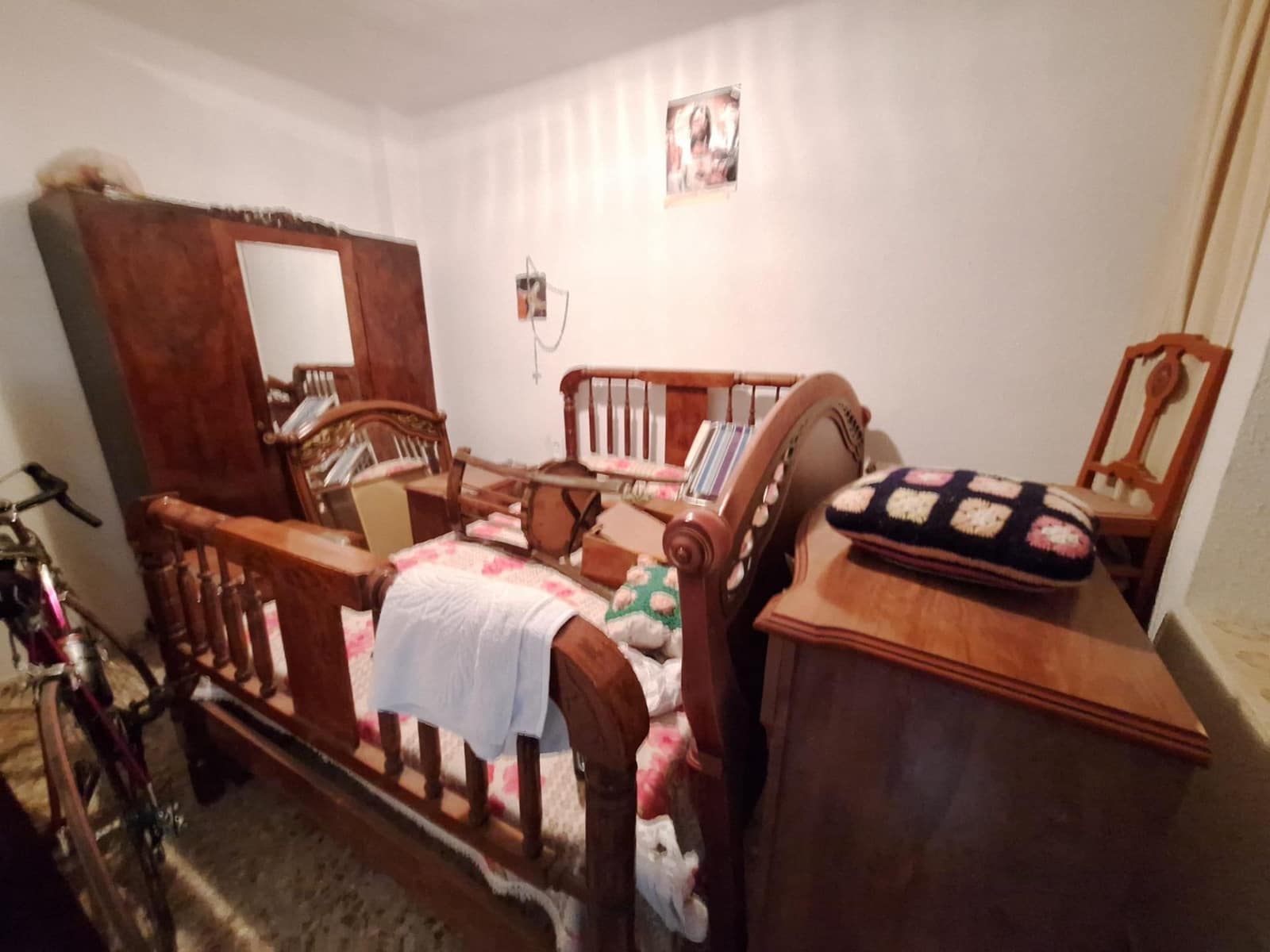 7 bedroom Townhouse for sale in Requena - € 89,000 (Ref: 9428051)