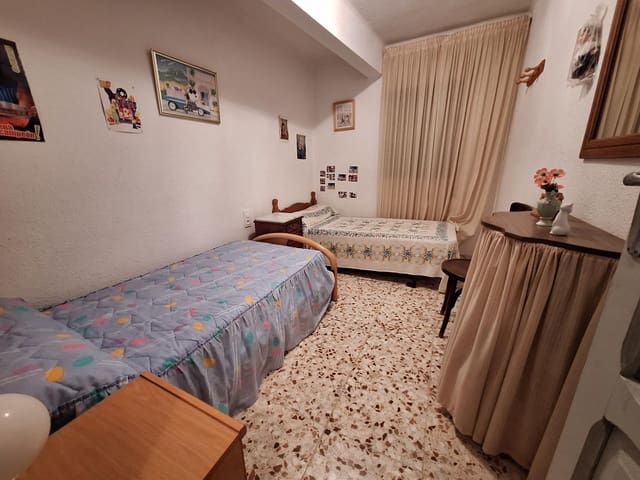 7 sovrum Hus till salu i Requena - 89 000 € (Ref: 9428051)