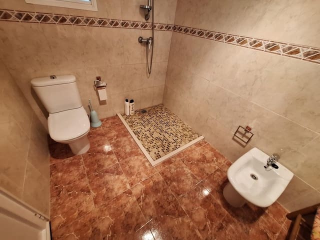 7 sovrum Hus till salu i Requena - 89 000 € (Ref: 9428051)