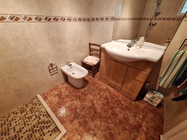 7 sovrum Hus till salu i Requena - 89 000 € (Ref: 9428051)