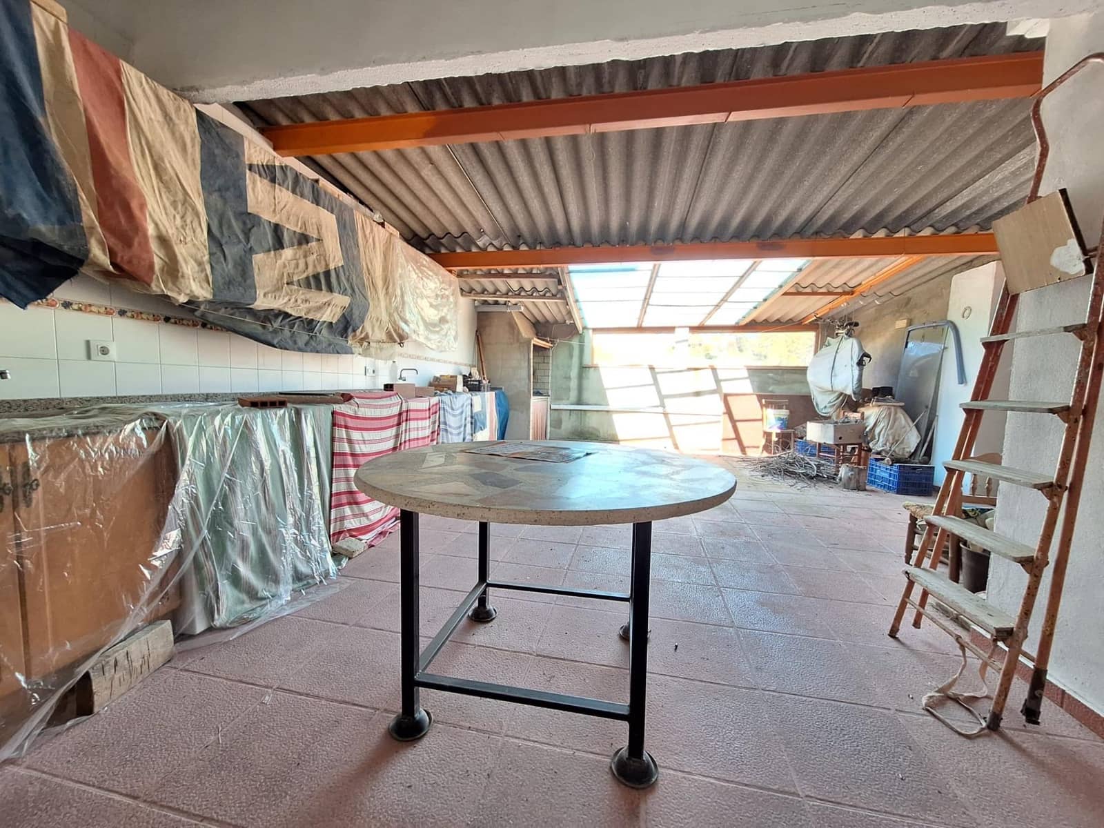 7 bedroom Townhouse for sale in Requena - € 89,000 (Ref: 9428051)