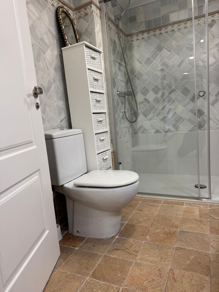 2 sovrum Lägenhet att hyra i Valencia stad - 1 800 € (Ref: 9431017)