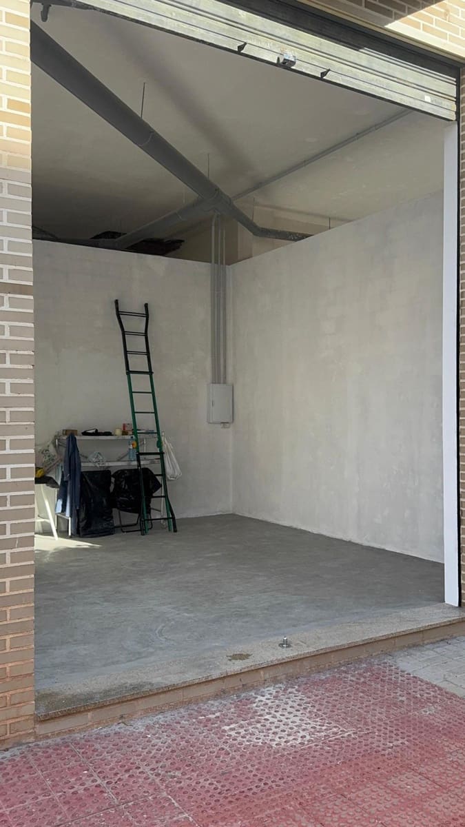 Commercial for rent in Silla - € 1,200 (Ref: 9435996)