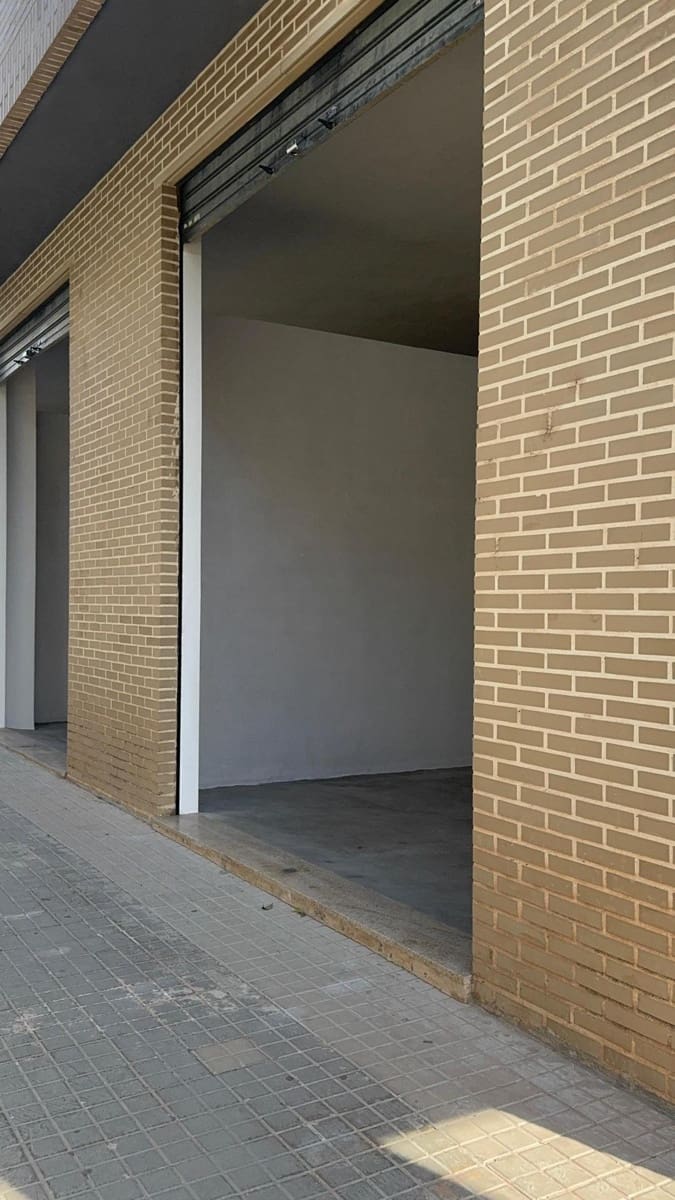 Commercial for rent in Silla - € 1,200 (Ref: 9435996)