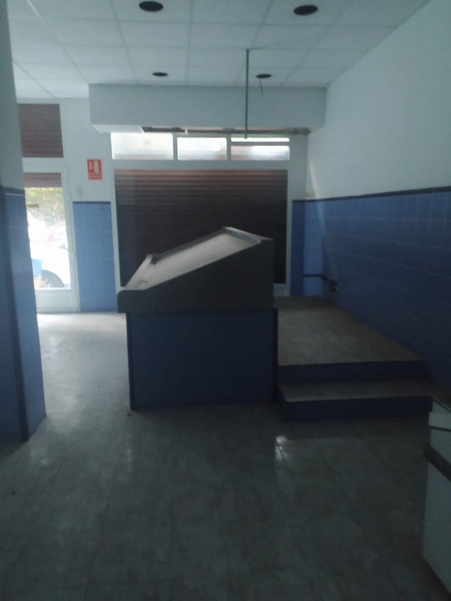 Commercieel te koop in Benetusser - € 62.000 (Ref: 9435998)