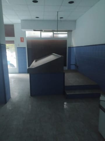 Commercieel te koop in Benetússer - € 62.000 (Ref: 9435998)