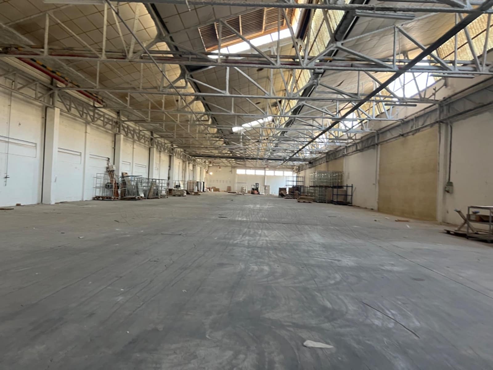 3 bedroom Business for rent in Silla - € 6,000 (Ref: 9436001)