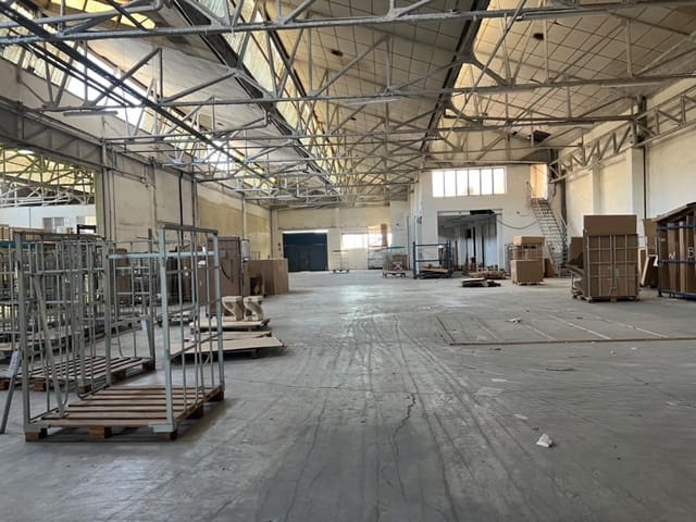 3 bedroom Business for rent in Silla - € 6,000 (Ref: 9436001)