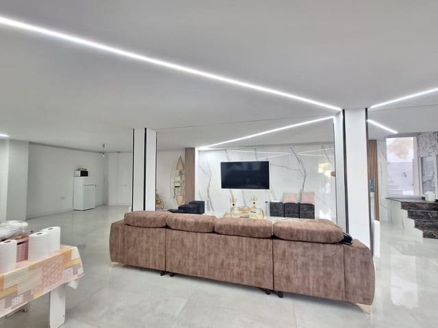 3 bedroom Townhouse for sale in Puig - € 499,990 (Ref: 9450449)