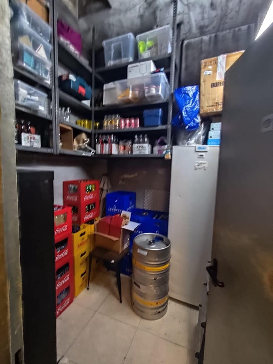 Erhverv til salg i Valencia by - € 132.900 (Ref: 9481290)