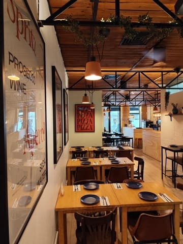 Erhverv til salg i Russafa, Valencia by - € 132.900 (Ref: 9481290)