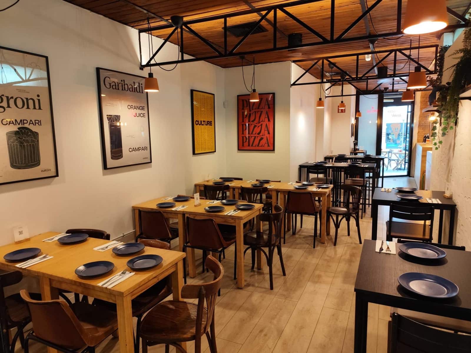 Erhverv til salg i Valencia by - € 132.900 (Ref: 9481290)