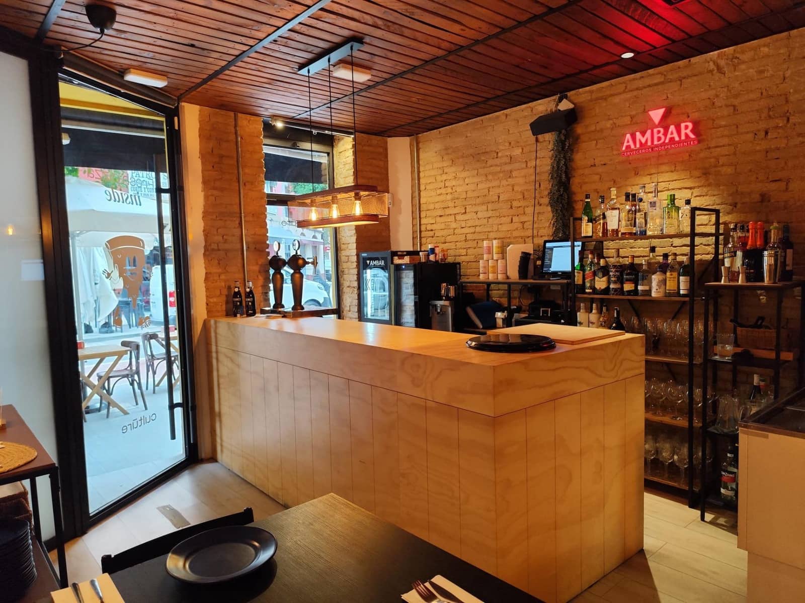 Erhverv til salg i Valencia by - € 132.900 (Ref: 9481290)