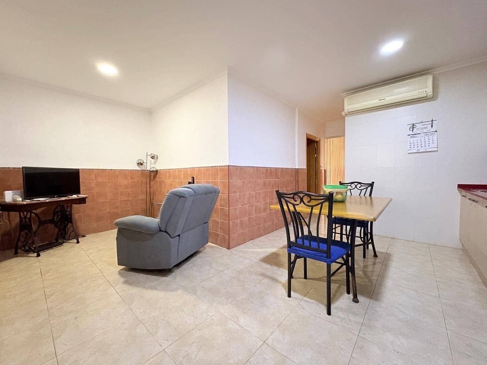 4 bedroom Townhouse for sale in Alfafar - € 320,000 (Ref: 9488731)