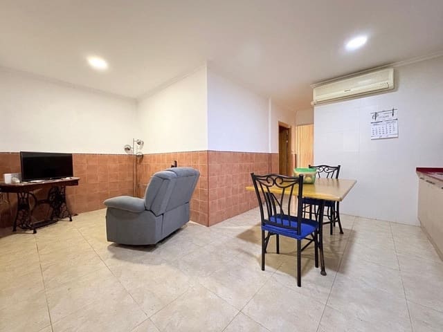 4 bedroom Townhouse for sale in Alfafar - € 320,000 (Ref: 9488731)