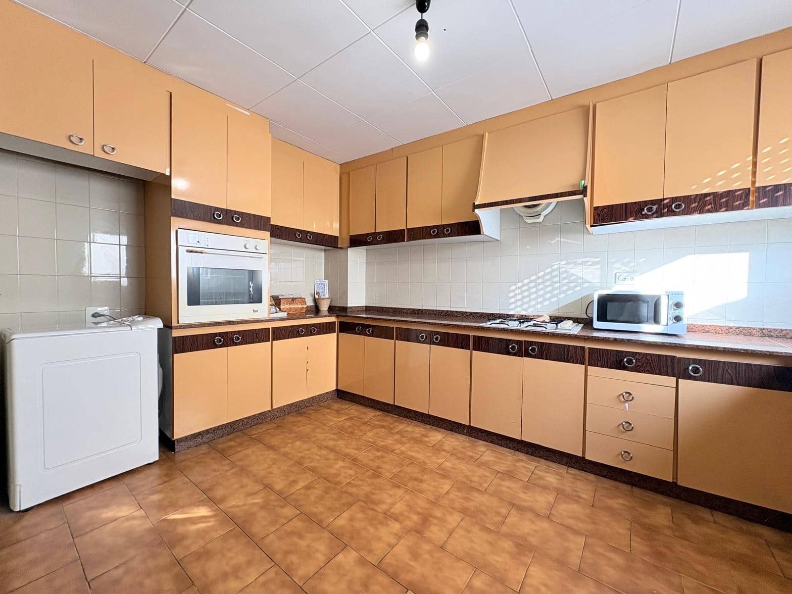 4 bedroom Townhouse for sale in Alfafar - € 320,000 (Ref: 9488731)