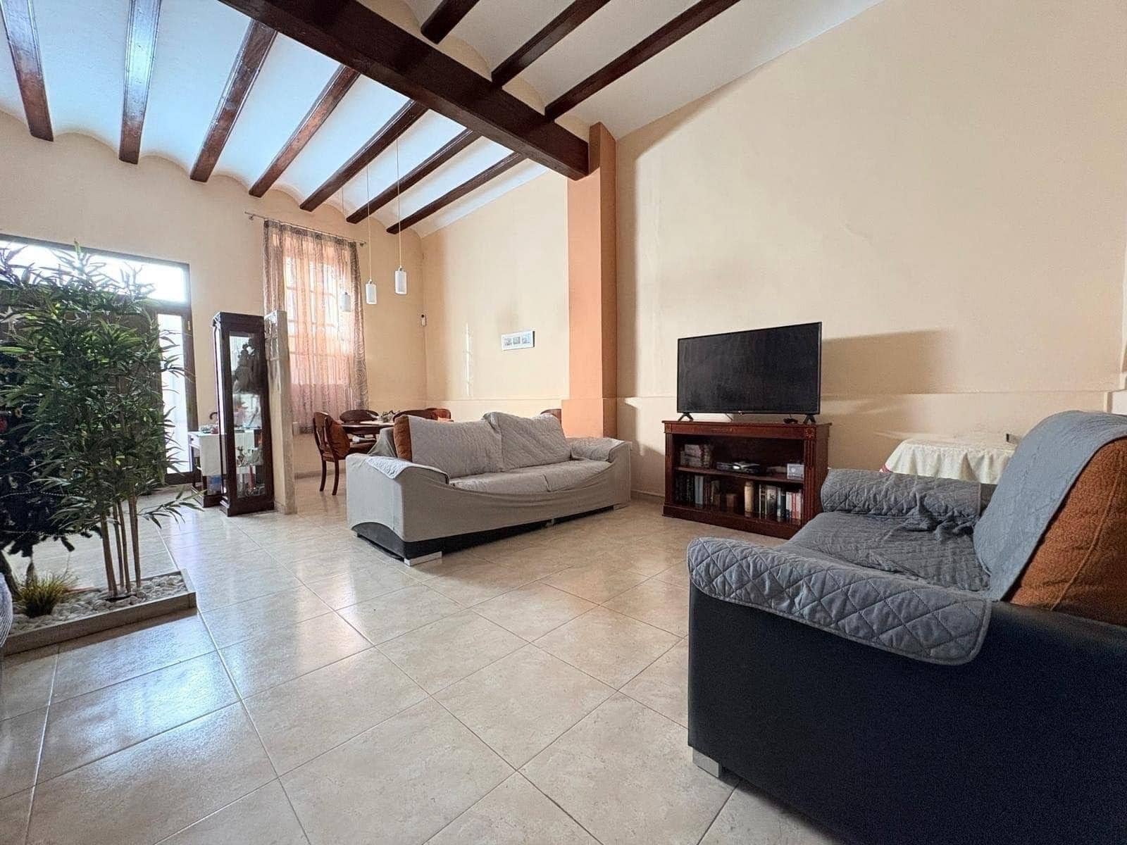 4 bedroom Townhouse for sale in Alfafar - € 320,000 (Ref: 9488731)
