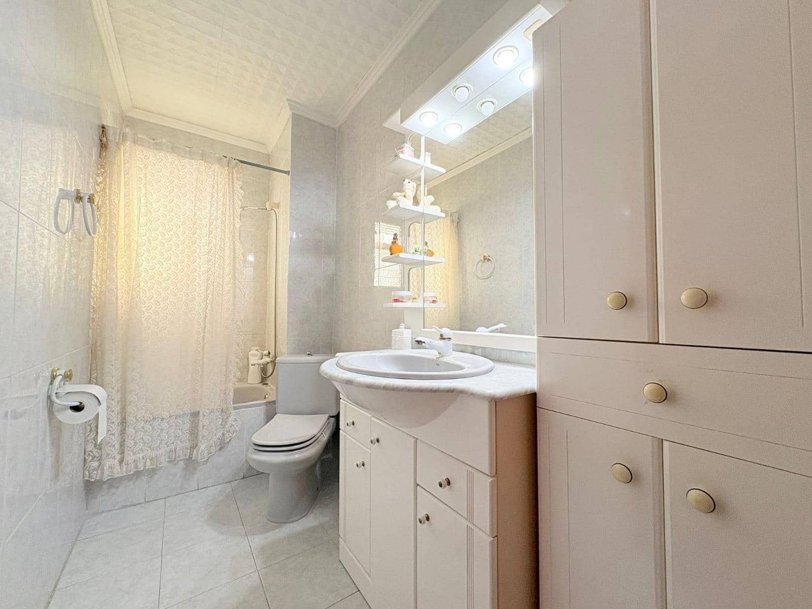 Piso de 4 habitaciones en Alfafar en venta - 145.000 € (Ref: 9504488)