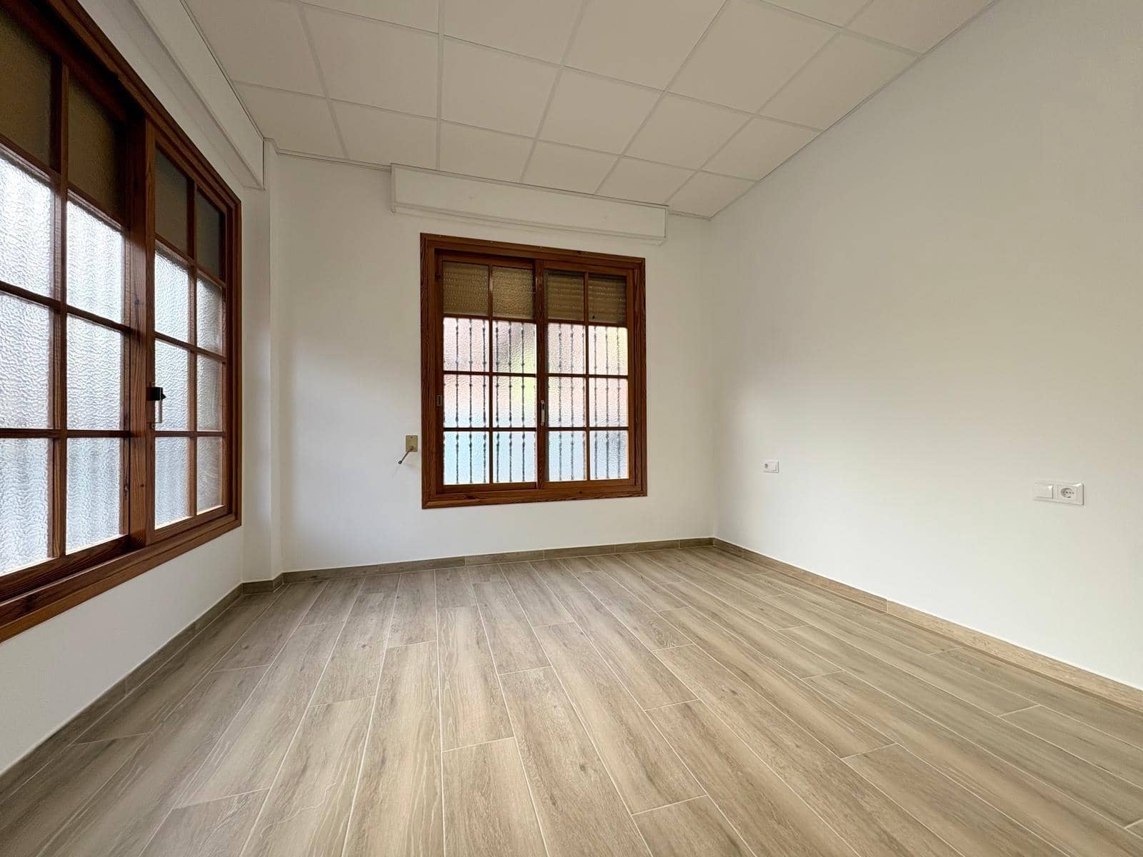 Appartement de 2 chambres à louer à Paterna - 950 € (Ref: 9541624)