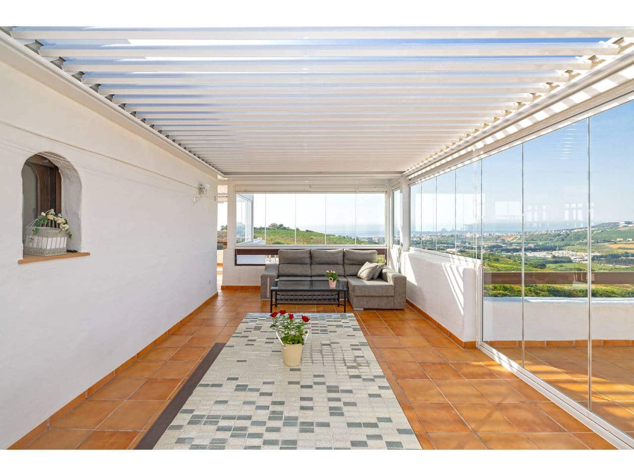2 bedroom Penthouse for sale in Casares with pool garage - € 474,000 (Ref: 10000118)
