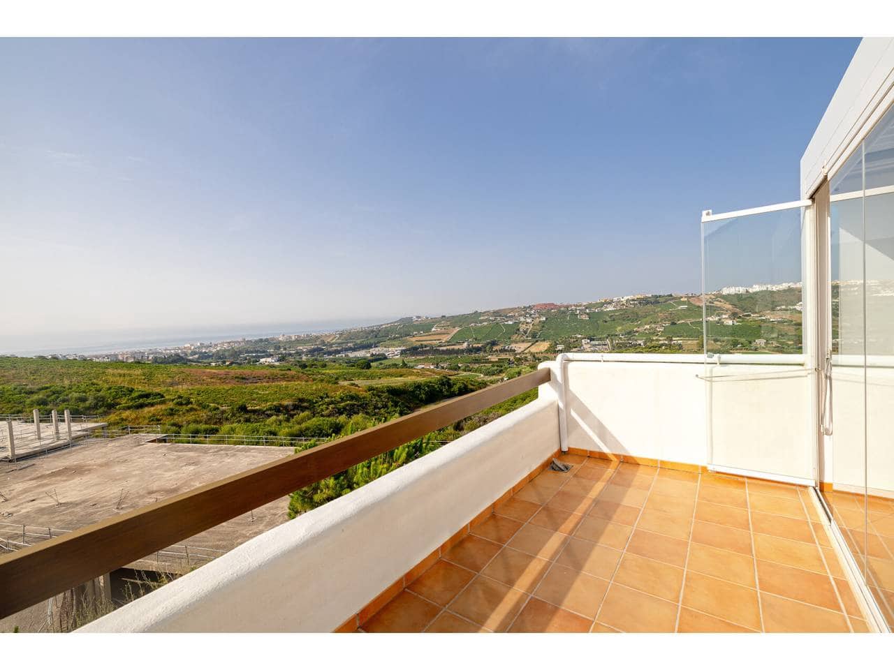 2 bedroom Penthouse for sale in Casares with pool garage - € 474,000 (Ref: 10000118)