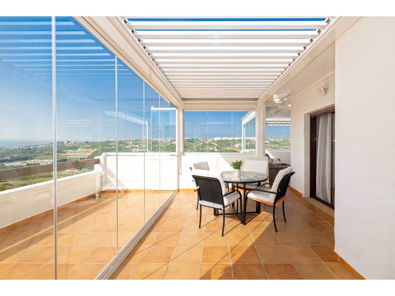 2 bedroom Penthouse for sale in Casares with pool garage - € 474,000 (Ref: 10000118)