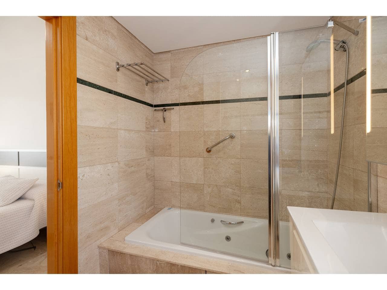 2 bedroom Penthouse for sale in Casares with pool garage - € 474,000 (Ref: 10000118)