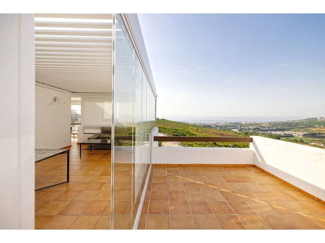 2 bedroom Penthouse for sale in Casares with pool garage - € 474,000 (Ref: 10000118)