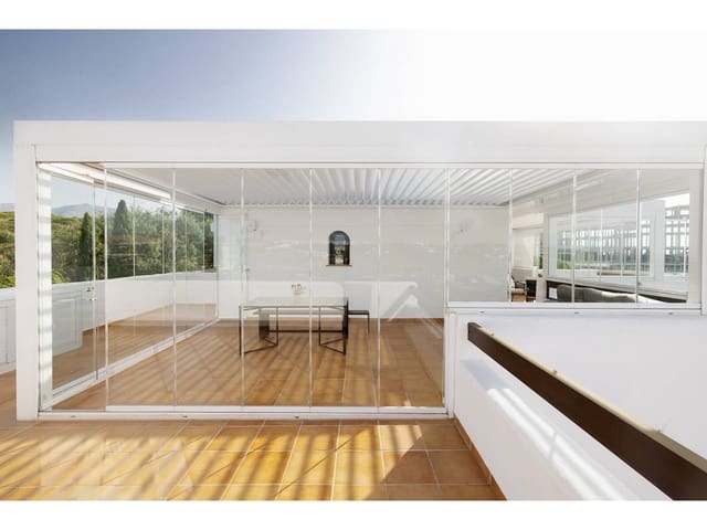 2 bedroom Penthouse for sale in Casares with pool garage - € 474,000 (Ref: 10000118)