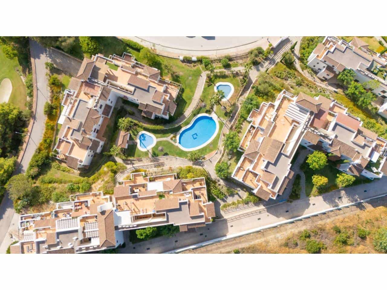 2 soverom Penthouse til salgs i Casares med svømmebasseng garasje - € 474 000 (Ref: 10000118)