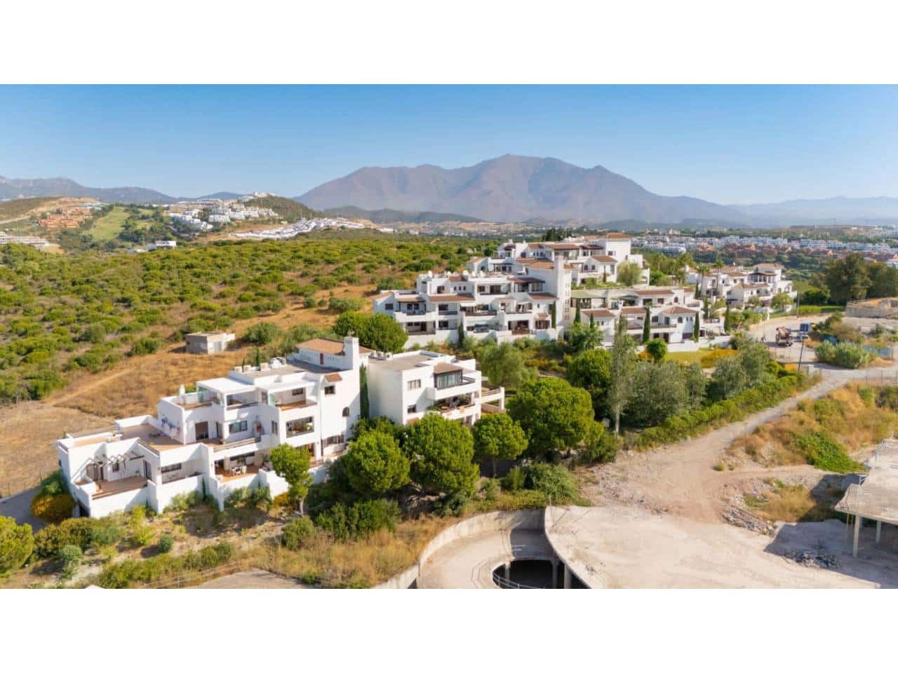 2 soverom Penthouse til salgs i Casares med svømmebasseng garasje - € 474 000 (Ref: 10000118)