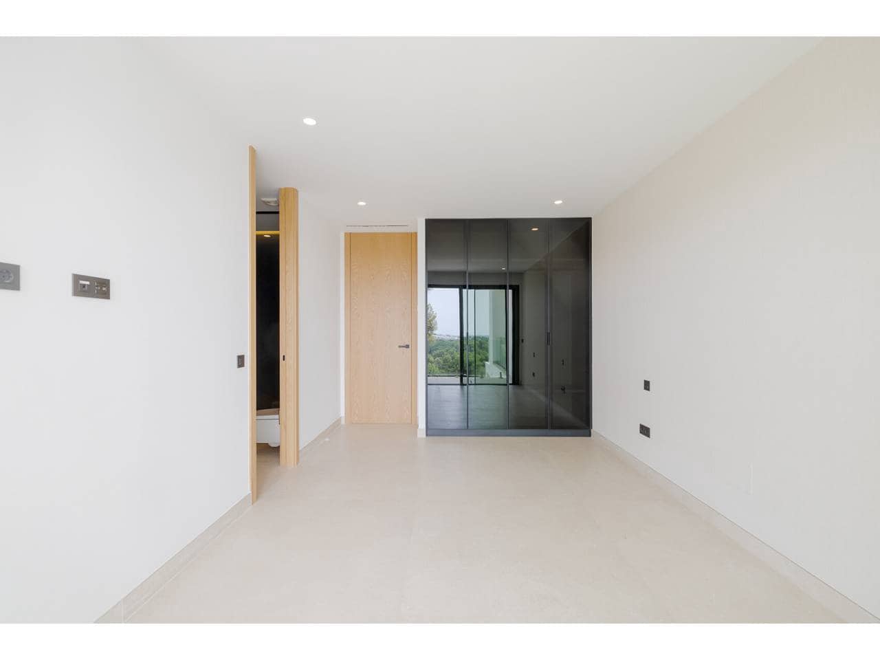 6 soverom Villa til salgs i Sotogrande med svømmebasseng garasje - € 6 900 000 (Ref: 10010095)