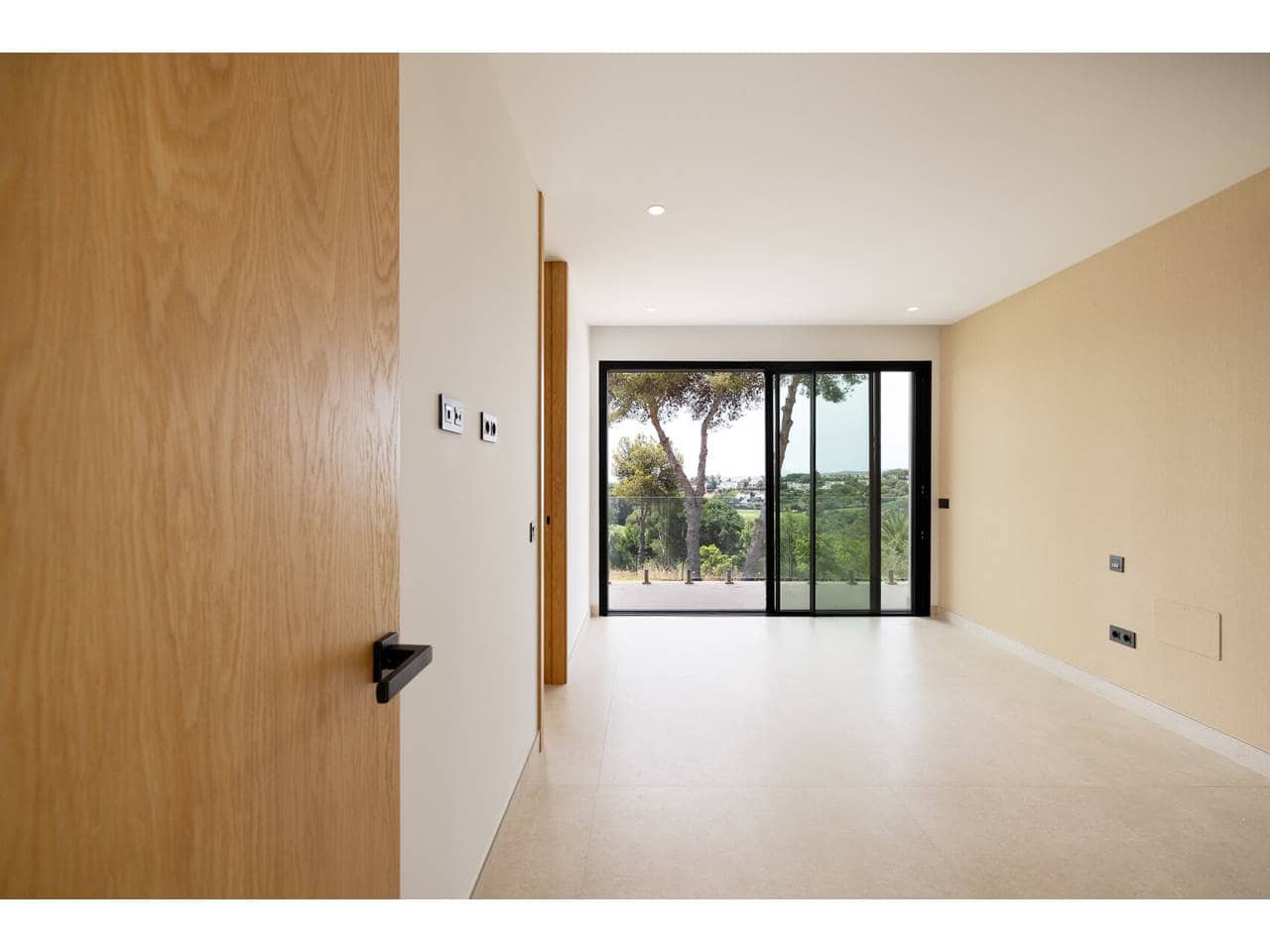 6 soverom Villa til salgs i Sotogrande med svømmebasseng garasje - € 6 900 000 (Ref: 10010095)