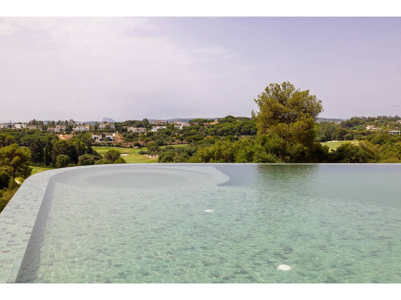 6 soverom Villa til salgs i Sotogrande med svømmebasseng garasje - € 6 900 000 (Ref: 10010095)