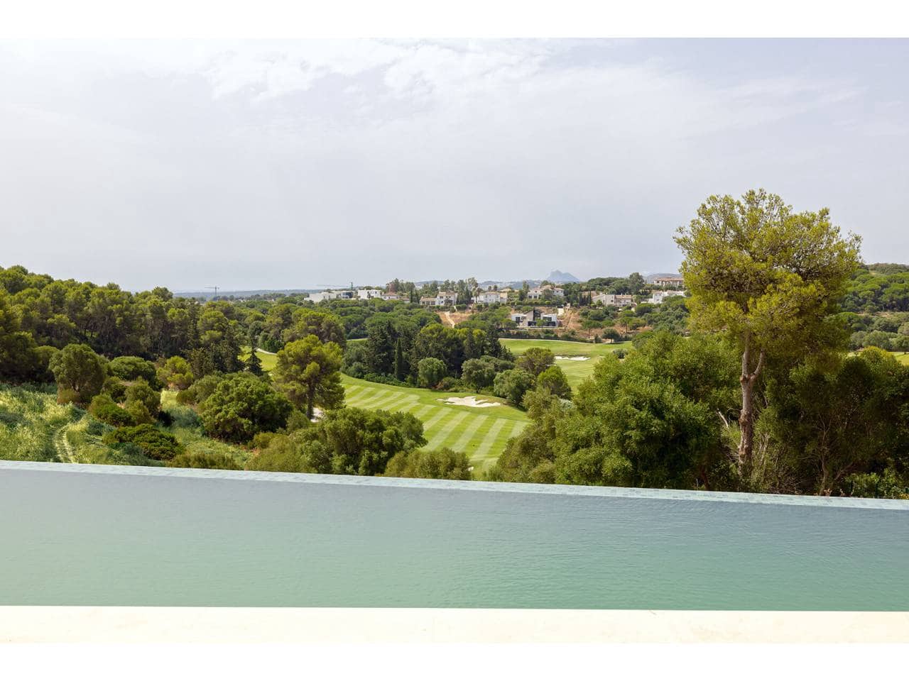 6 soverom Villa til salgs i Sotogrande med svømmebasseng garasje - € 6 900 000 (Ref: 10010095)