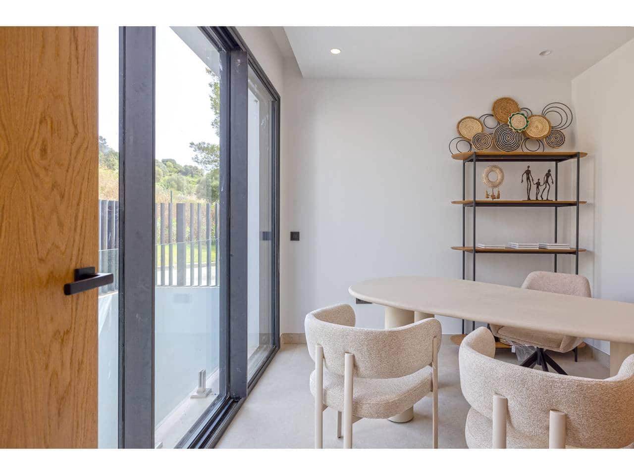 6 soverom Villa til salgs i Sotogrande med svømmebasseng garasje - € 6 900 000 (Ref: 10010095)