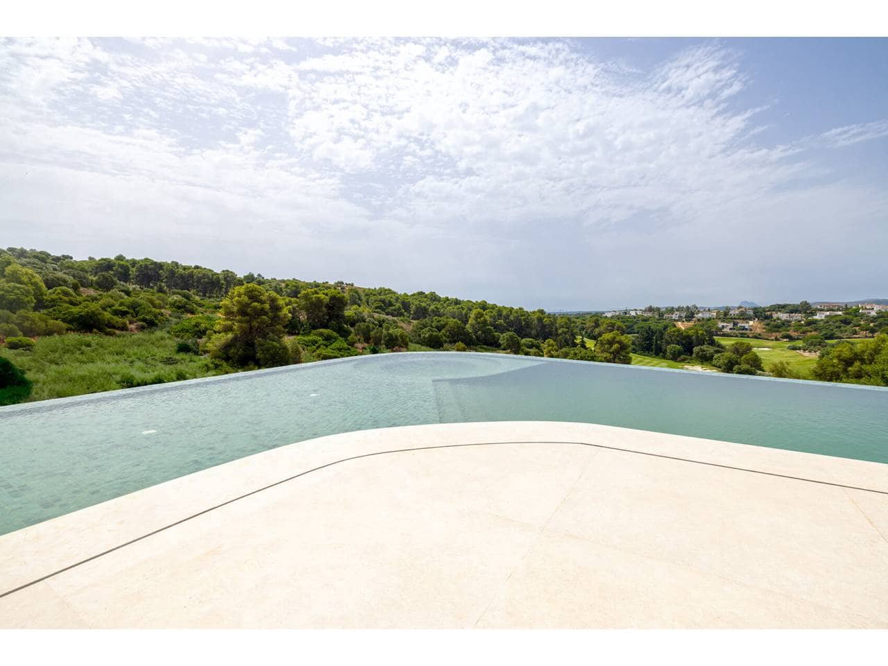 6 soverom Villa til salgs i Sotogrande med svømmebasseng garasje - € 6 900 000 (Ref: 10010095)
