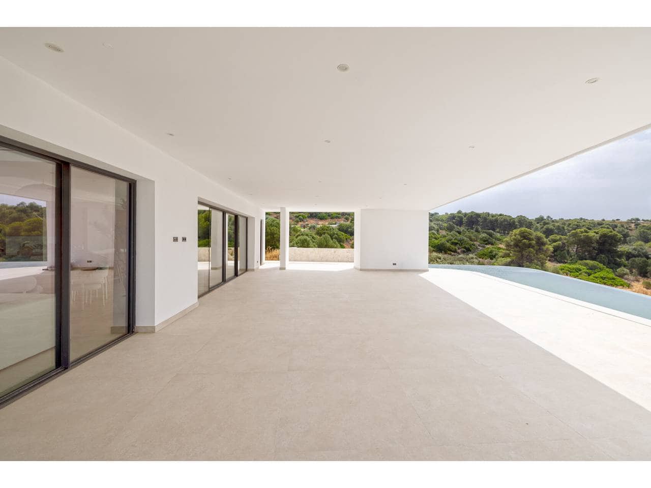6 soverom Villa til salgs i Sotogrande med svømmebasseng garasje - € 6 900 000 (Ref: 10010095)