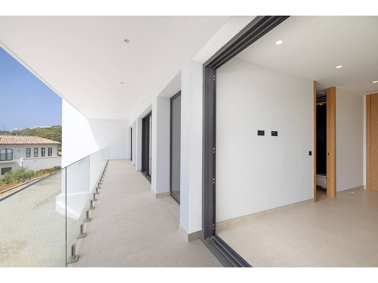 6 soverom Villa til salgs i Sotogrande med svømmebasseng garasje - € 6 900 000 (Ref: 10010095)