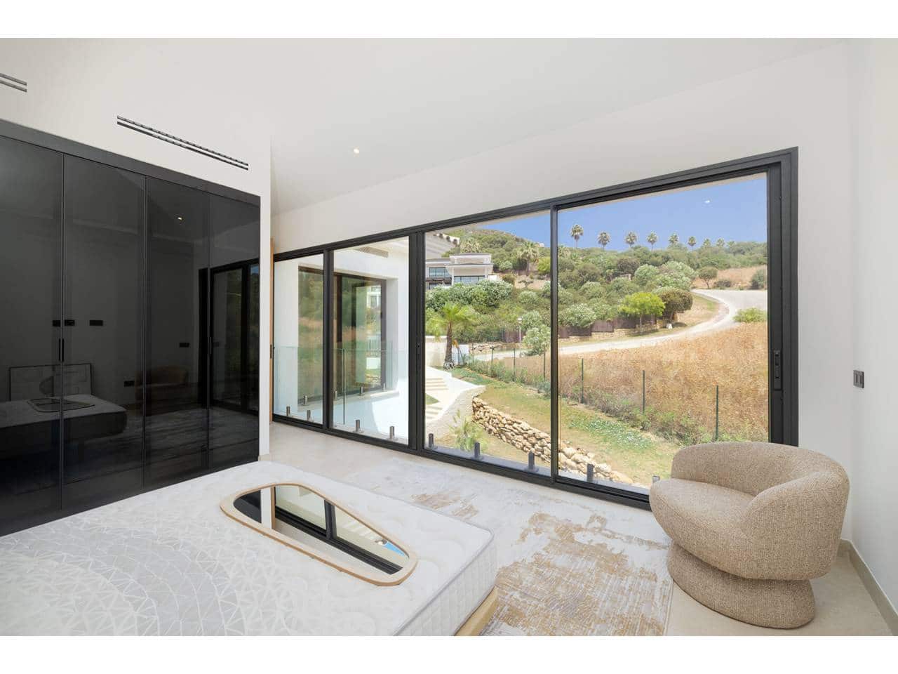 6 soverom Villa til salgs i Sotogrande med svømmebasseng garasje - € 6 900 000 (Ref: 10010095)