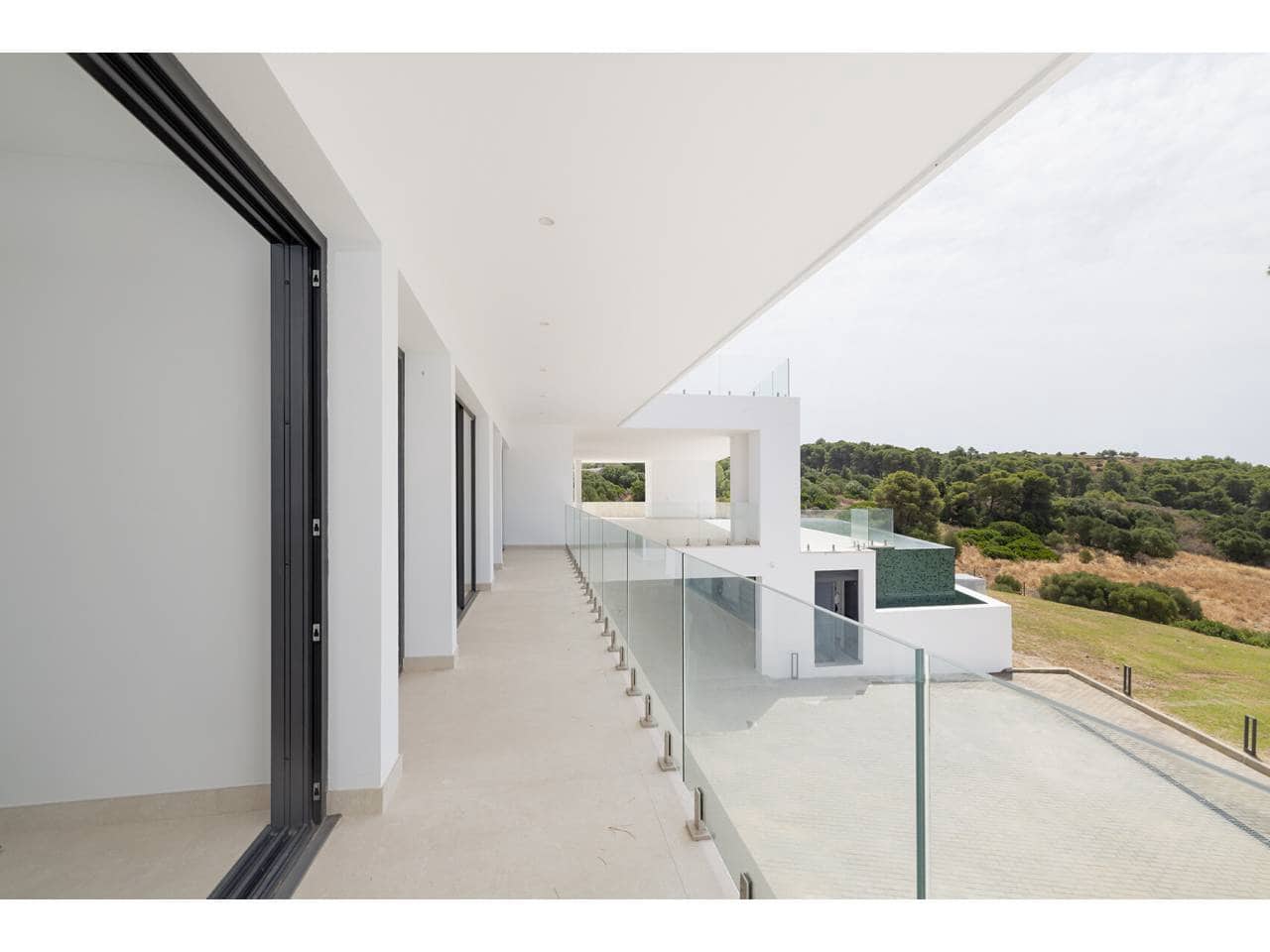 6 soverom Villa til salgs i Sotogrande med svømmebasseng garasje - € 6 900 000 (Ref: 10010095)