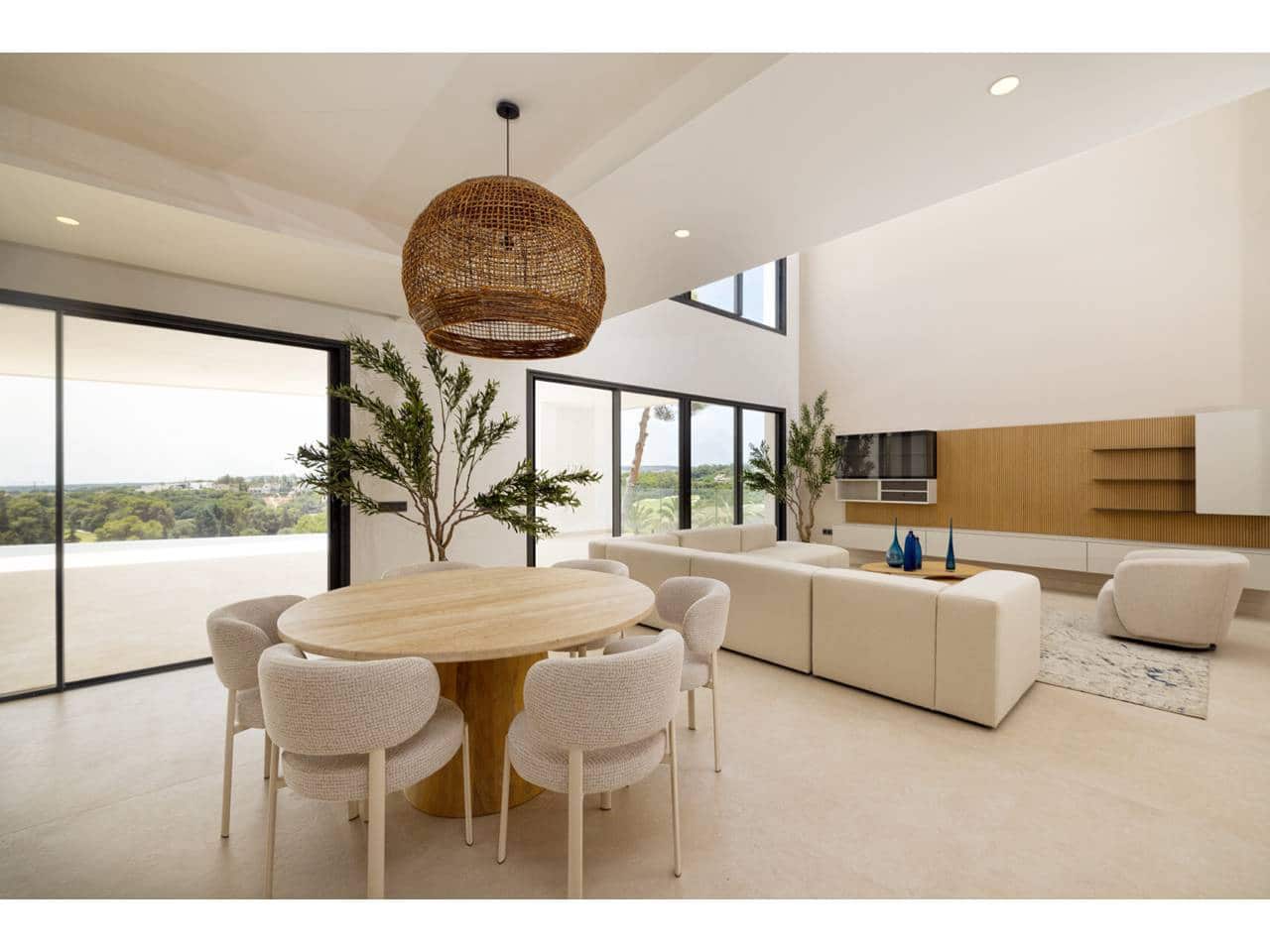6 soverom Villa til salgs i Sotogrande med svømmebasseng garasje - € 6 900 000 (Ref: 10010095)