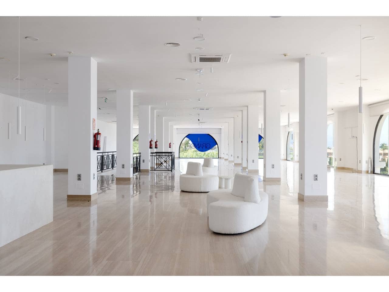 Gewerbe zu verkaufen in Manilva mit Garage - 2.200.000 € (Ref: 10012782)