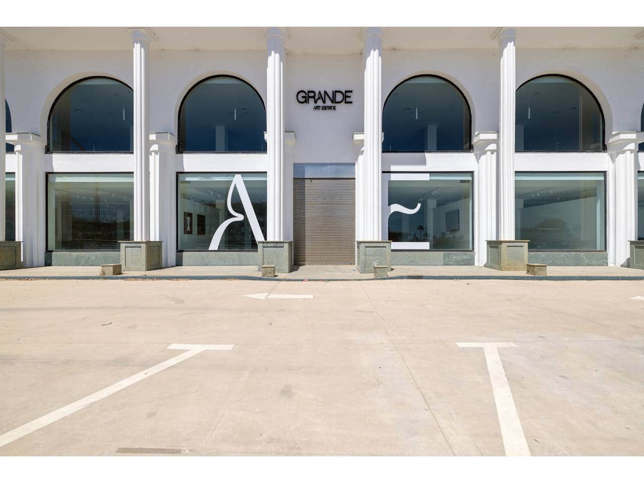 Gewerbe zu verkaufen in Manilva mit Garage - 2.200.000 € (Ref: 10012782)