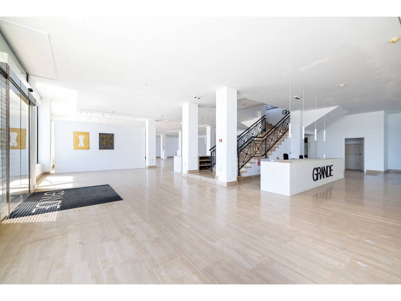 Gewerbe zu verkaufen in Manilva mit Garage - 2.200.000 € (Ref: 10012782)